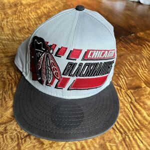 Chicago Blackhawks Adult size Snapback Hat - New Era 9fifty - black & gray